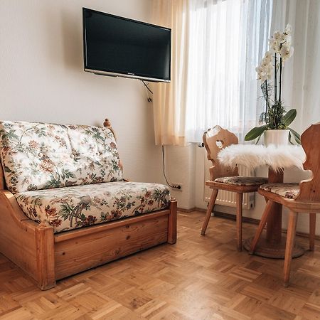 Hotel Krone Tauberrettersheim ภายนอก รูปภาพ