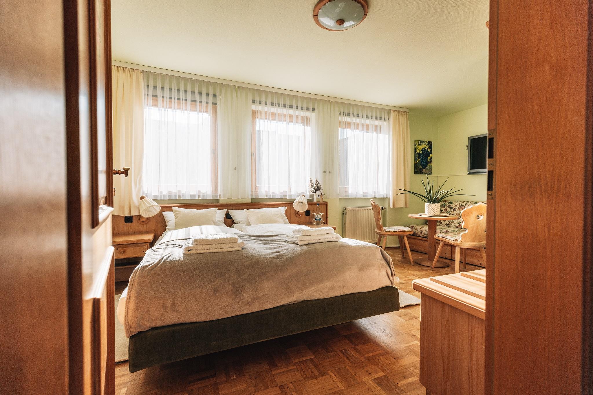 Hotel Krone Tauberrettersheim ภายนอก รูปภาพ