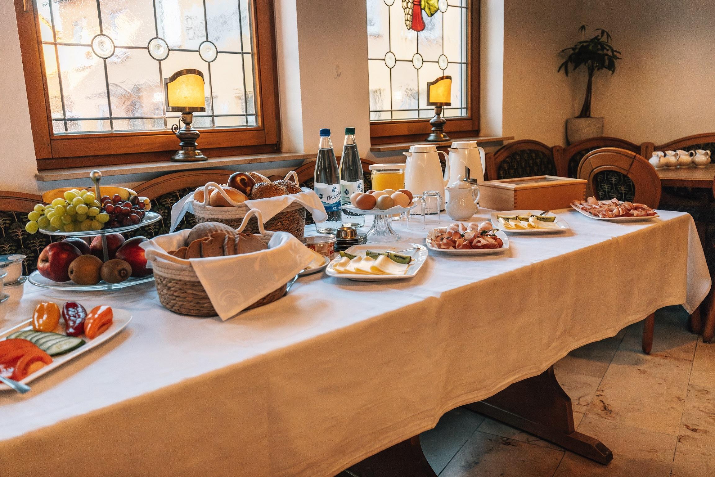 Hotel Krone Tauberrettersheim ภายนอก รูปภาพ