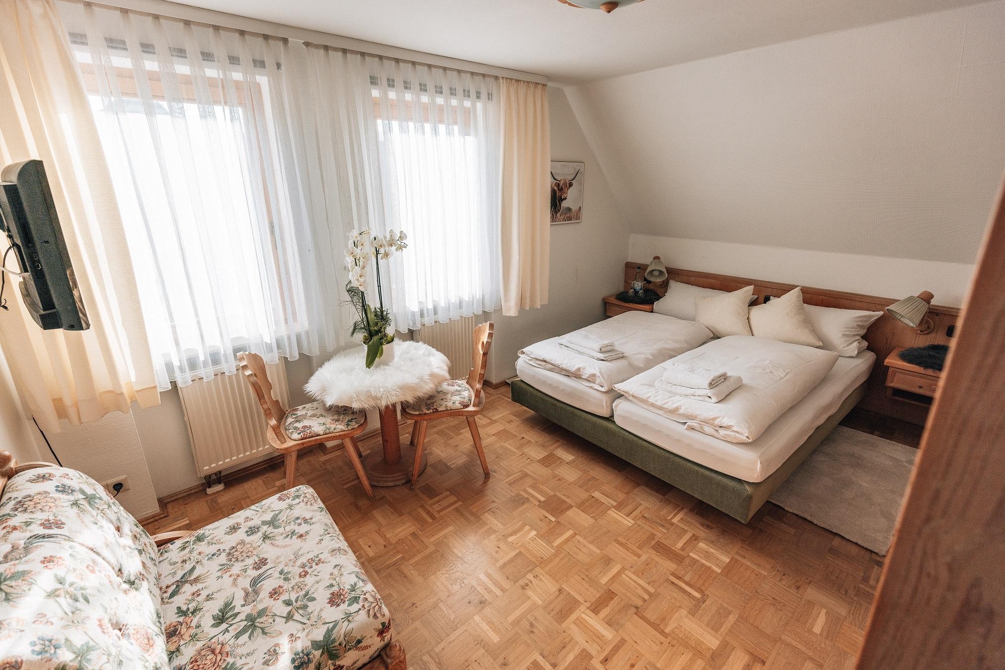 Hotel Krone Tauberrettersheim ภายนอก รูปภาพ
